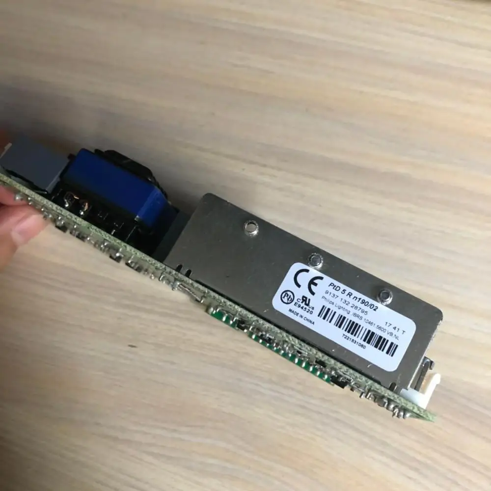 EUC 190d N/T01 проектор балласт или 5R сценический свет движущаяся голова луч Шарпи Свет