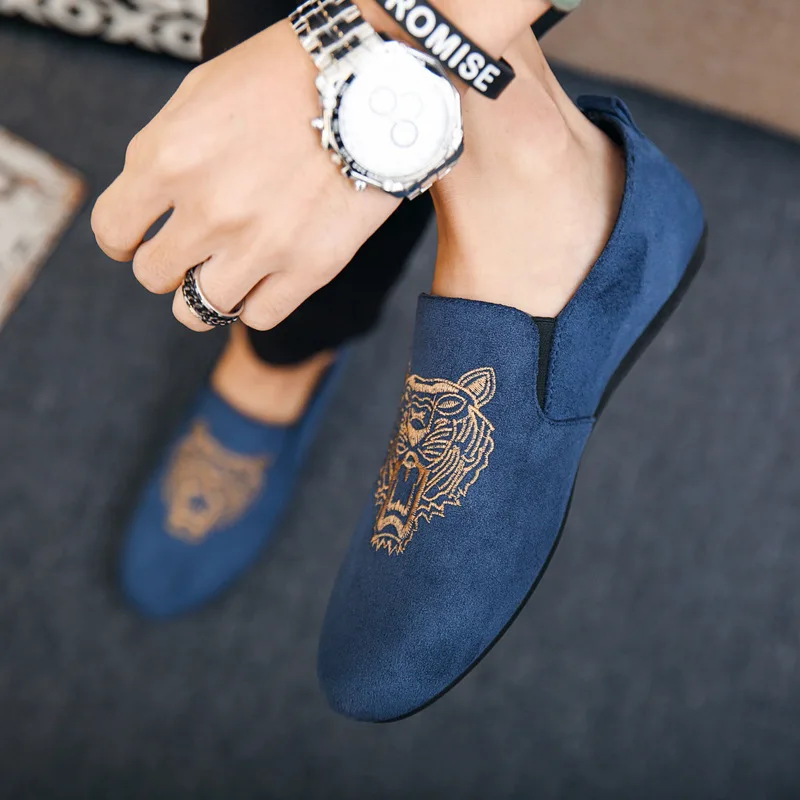 Вышитые ботинки с тигром мужские замшевые лоферы повседневная обувь без