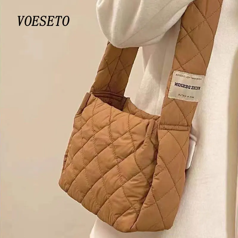 

Женская нишевая дизайнерская сумка-тоут с ромбовидной вышивкой ярлыком популярного цвета с широким плечевым ремнем, нейлоновая ткань, стег...