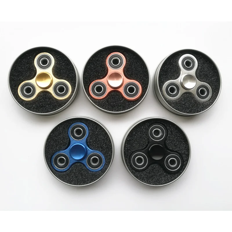 

70mm Triangle Finger Aluminum Alloy Metal Spinner with Box R188 Bearing Turn for 5 Minutes Child Toys Decompression Toy Spinner