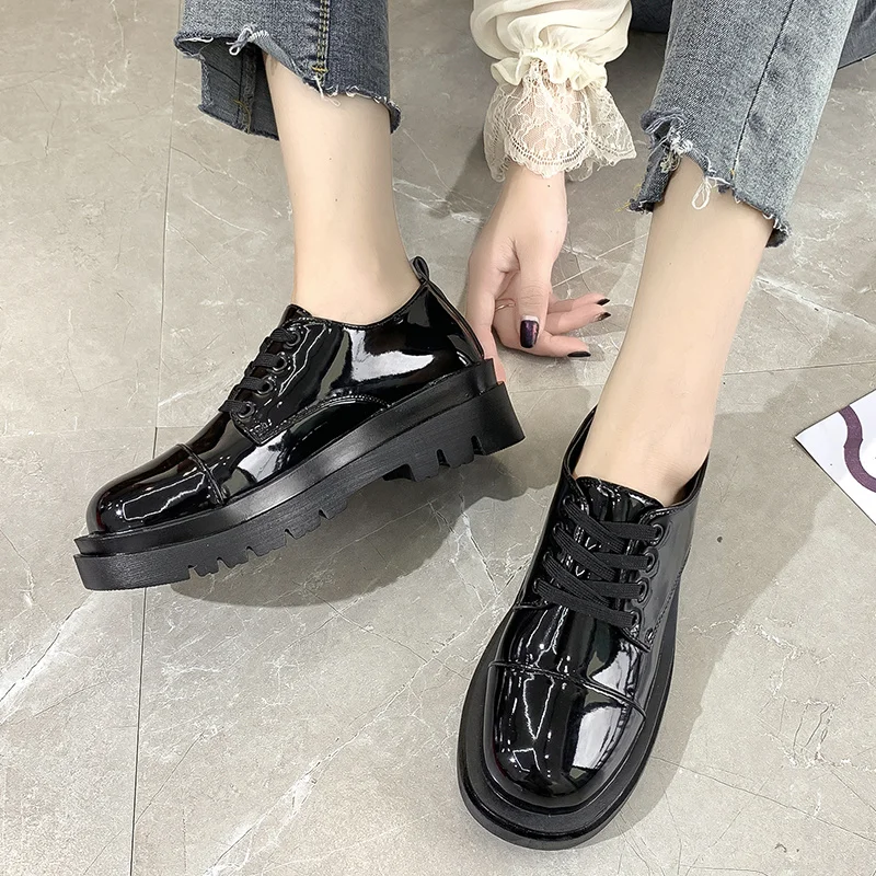 

2020 new women's wedges sneakers autumn patent leather non-slip Lace-Up platform shoes Shallow Round Toe casual flat shoes