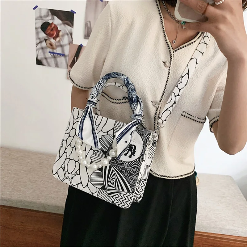 

Bag 2021 Ladies Brand New Luxury Handbag Designer Denim Flower Portable Tote Bag Pearl Chain Fashion One-shoulder Messenger Bag