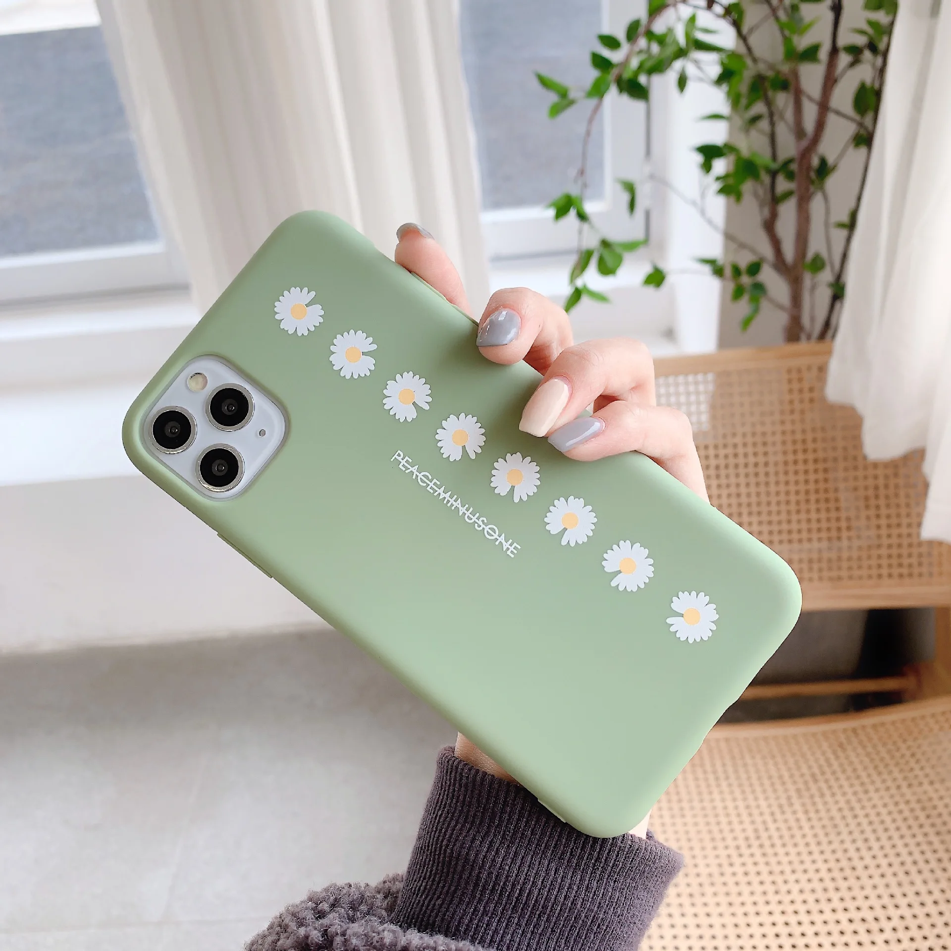 

Applicable IPhone11 Star with INS Daisy Flower Mobile Phone Shell Apple 7PLUS / 6 / X Thick Anti-fall Protective Cover Wholesale