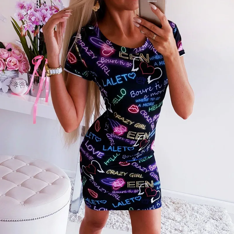 Женское платье с коротким рукавом Клубное принтом букв и вырезом лодочкой лето