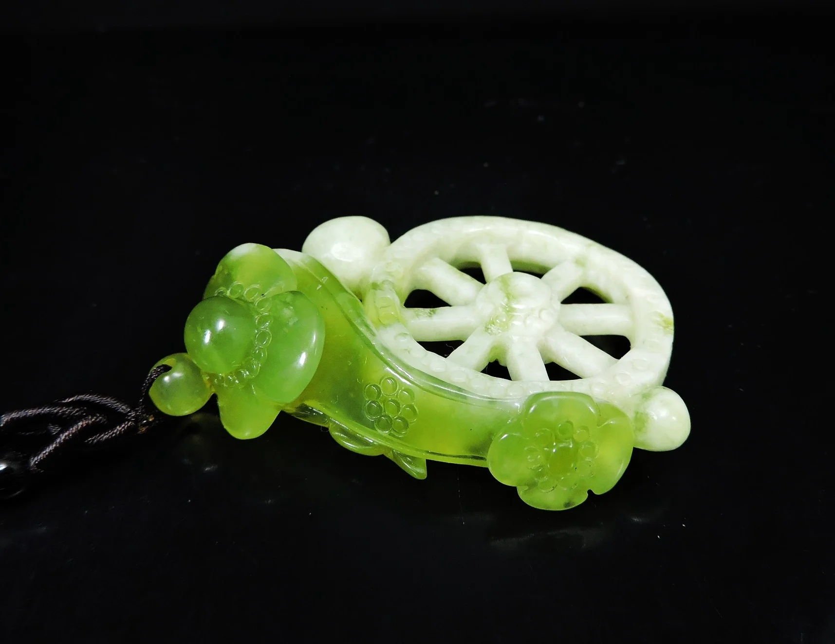 

Jade Jewelry Natural Jade Pendant Necklace Hand-Carved wheel&Ruyi Jadeite Necklace Pendant Gift No Treatment 838f