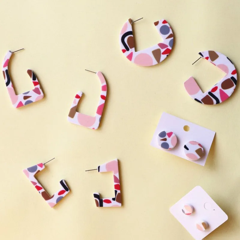 Креативные геометрические цветные акриловые серьги для женщин милые элегантные