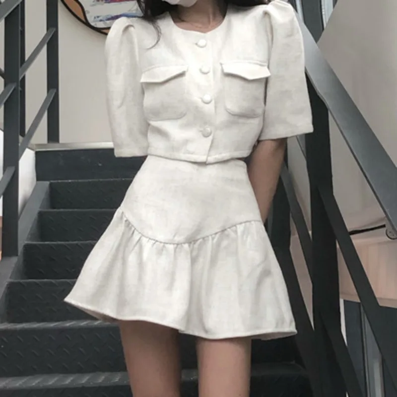

New 2021 Summer White Small Fragrant Two Piece Sets Womens Outfits Short Sleeve Crop Top+High Waist Mini Skirts Ensembles Femme