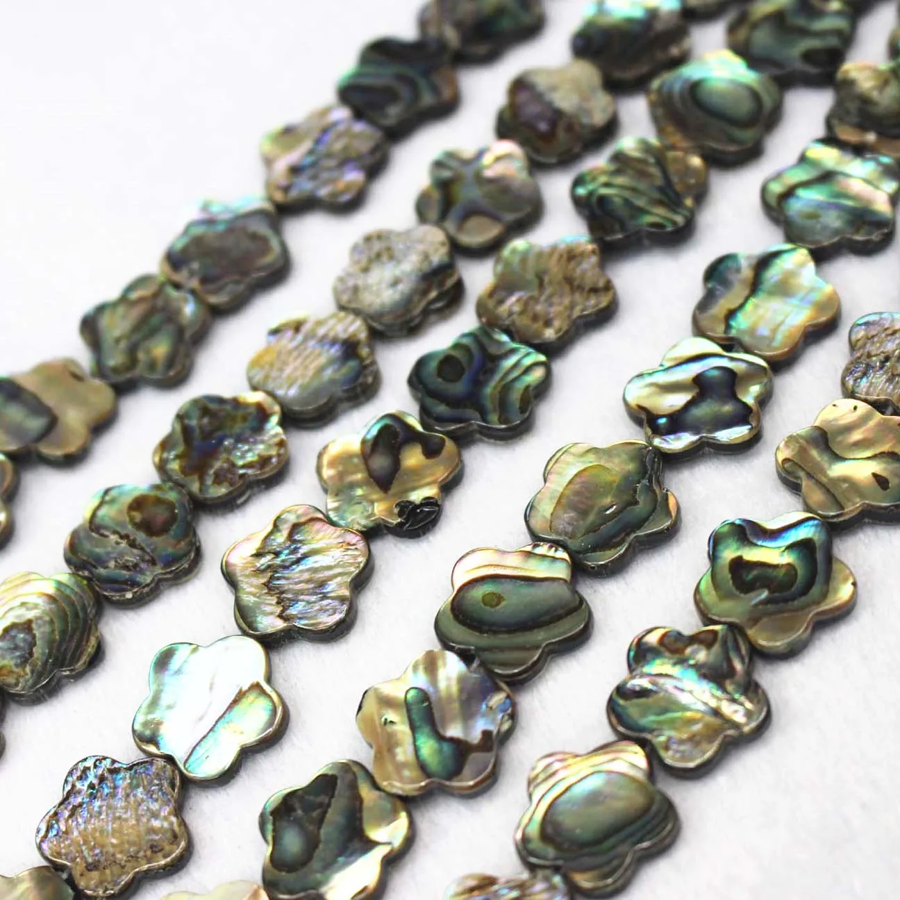 Оптовая Продажа Натуральные мозаичные бусины Abalone цветок сливы сердце овальная