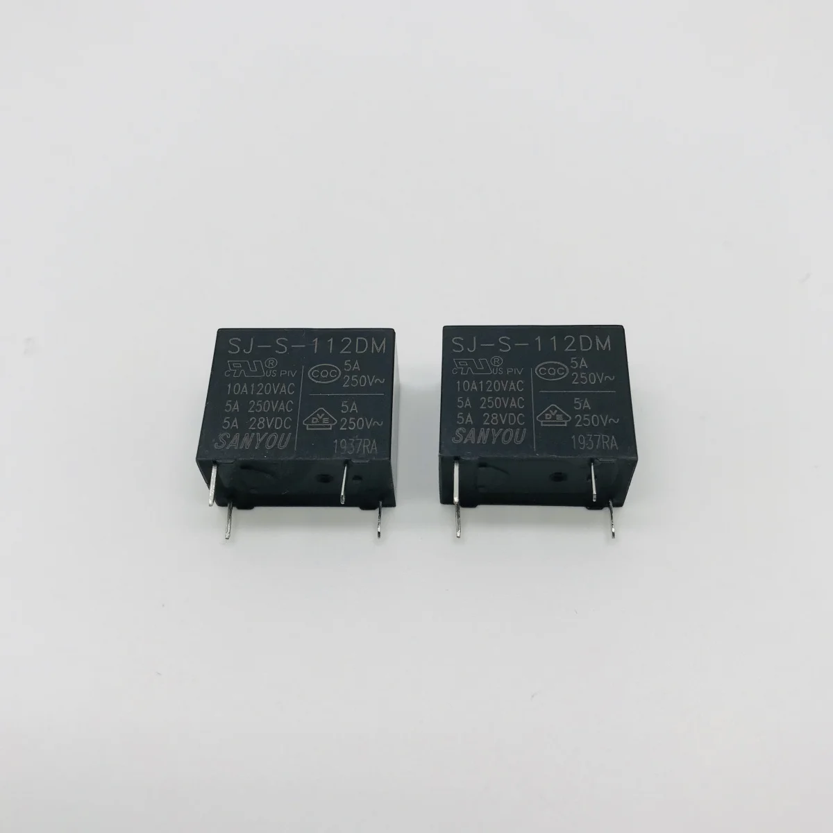 10 шт./лот Новое реле фотолампа фотосессия SJS112DM SJ S 105DM 5VDC 12VDC 24VDC 5A 4PIN 250VAC