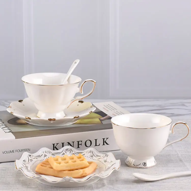 Керамическая чайная чашка в скандинавском стиле из костяного фарфора