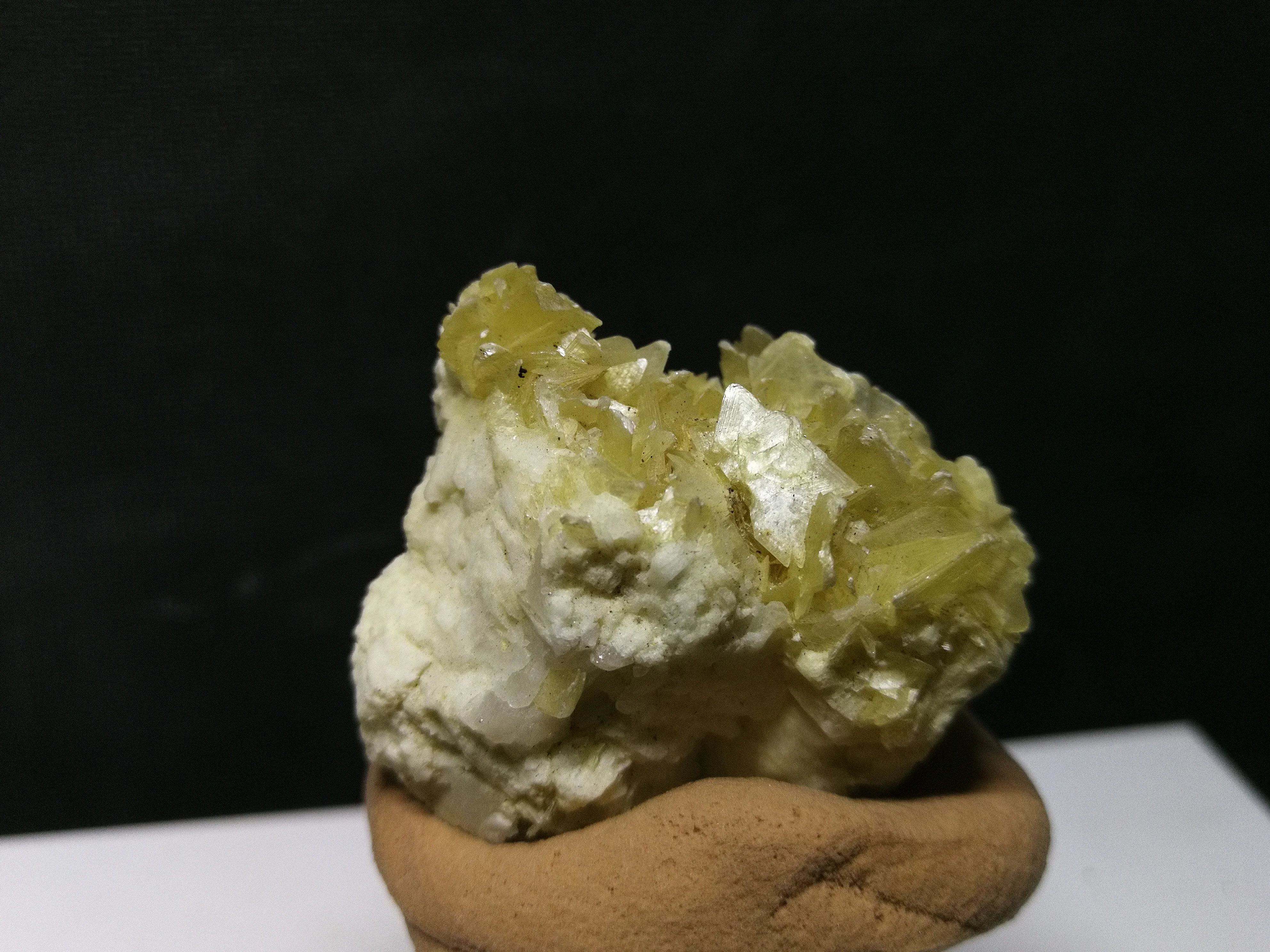 

34.3gNatural crystal cluster quartz mineral specimen, furniture ornament