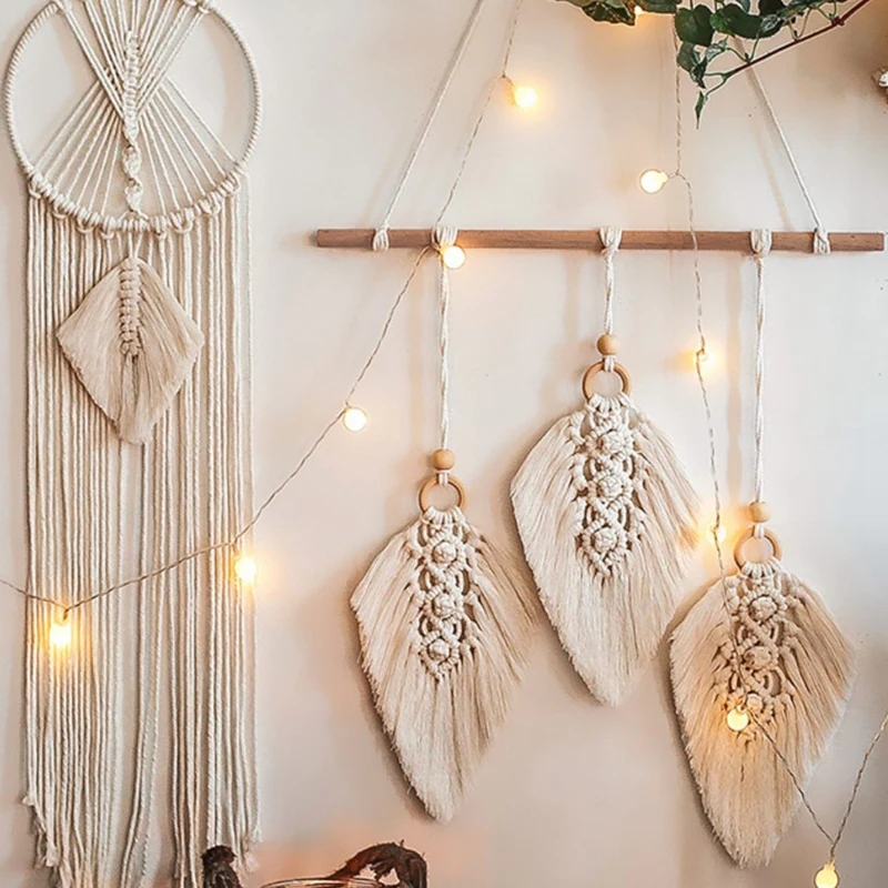 

Macrame Boho Hanging Wall Decor Bohemian Chic Handmade Woven Feather Leaf Tapestry Dreamcatcher for Home Wall Decoration