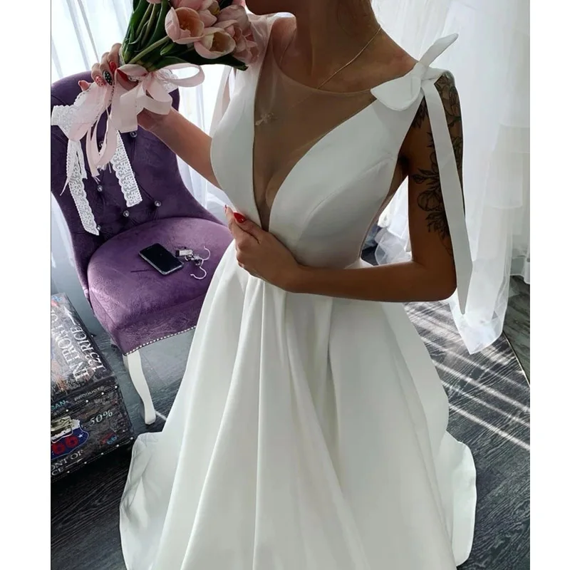 

2021 New Wedding Dress V-Neck Plus Size Lace up Back Bow White Satin Elegant Sleeveless A Line Floor Length Princess Bridal Gown