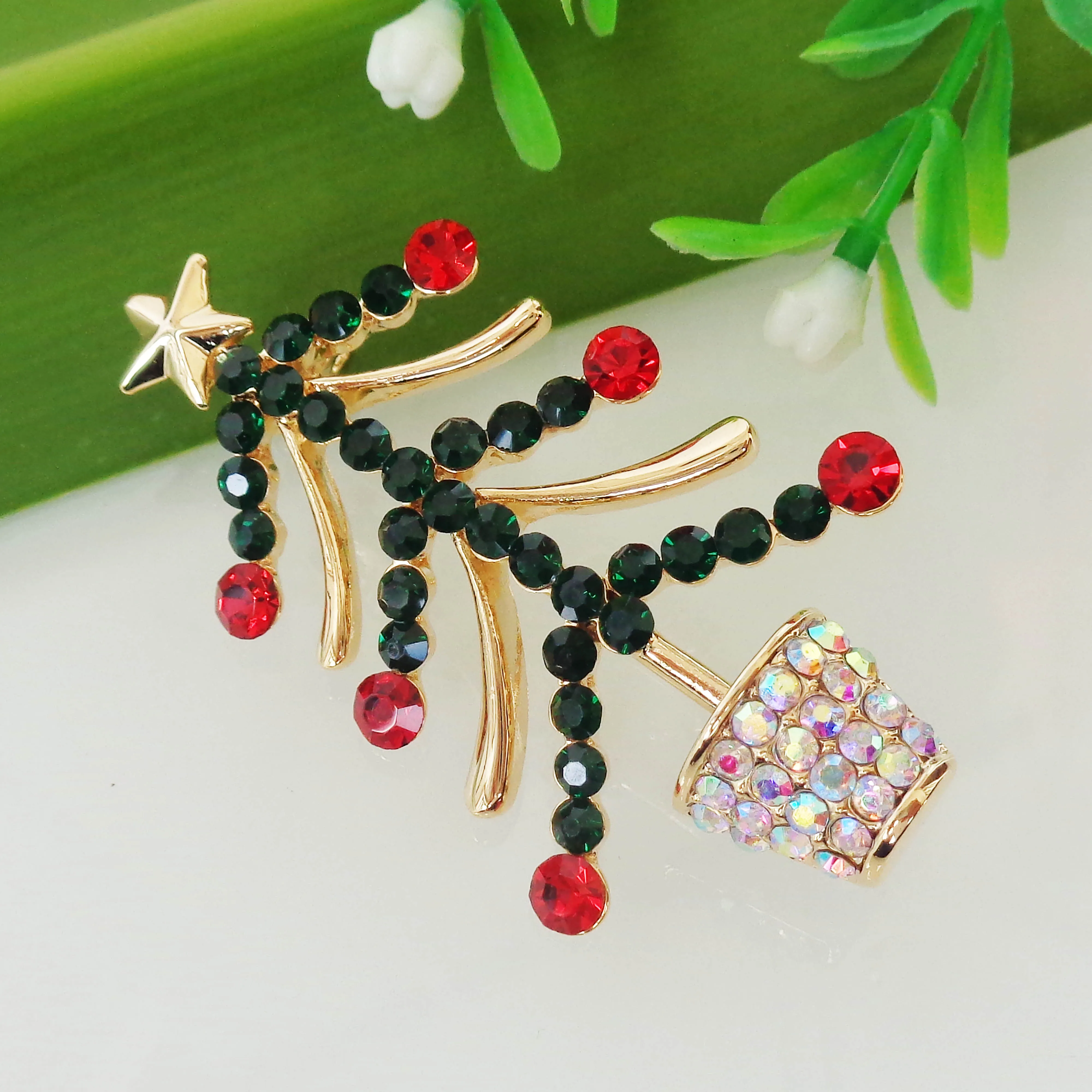 Navachi Красочная рождественская елка желтый GP Брошь со стразами кристаллами Pin