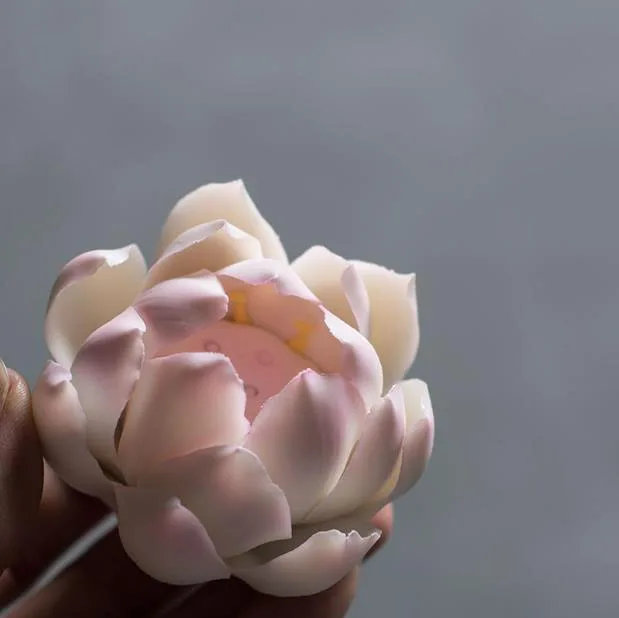 

Creative handwork ceramics Lotus Handmade ceramic flower tea Tea pet Home decoration