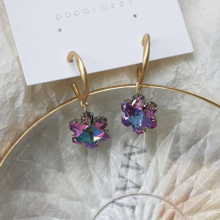 

Cool purple snowflake crystal earrings Hong Kong style retro earrings female niche design earrings ins temperament earrings