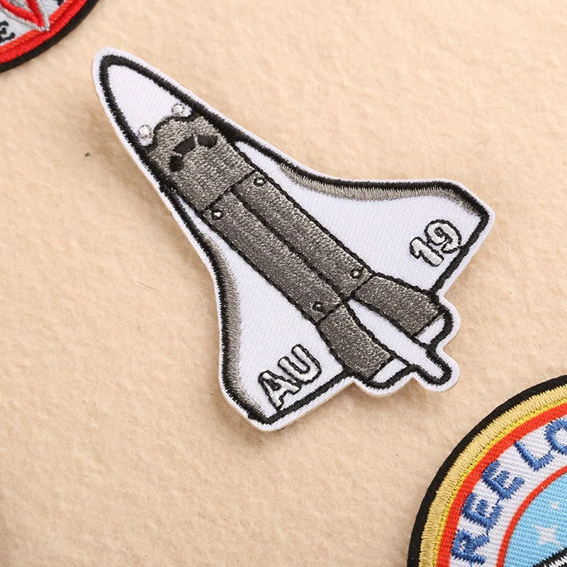 Нашивки на одежду с рисунком ракеты космоса астронавта вышитые значки
