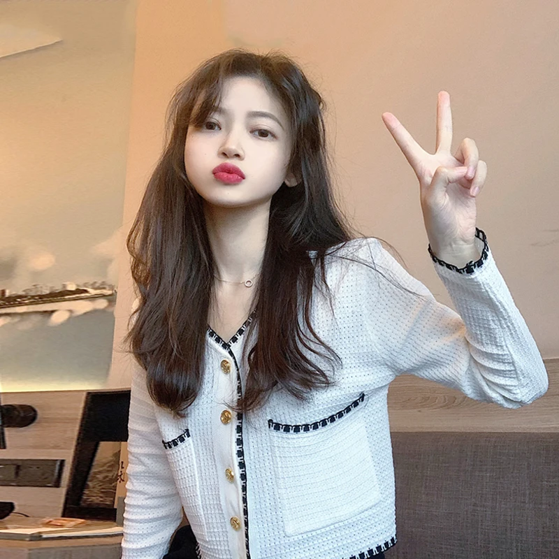 

Новинка 2021 корейский стиль чувство дизайна нишевый Мягкий Топ Короткий трикотажный кардиган с V-образным вырезом пальто для женщин Весна и ...