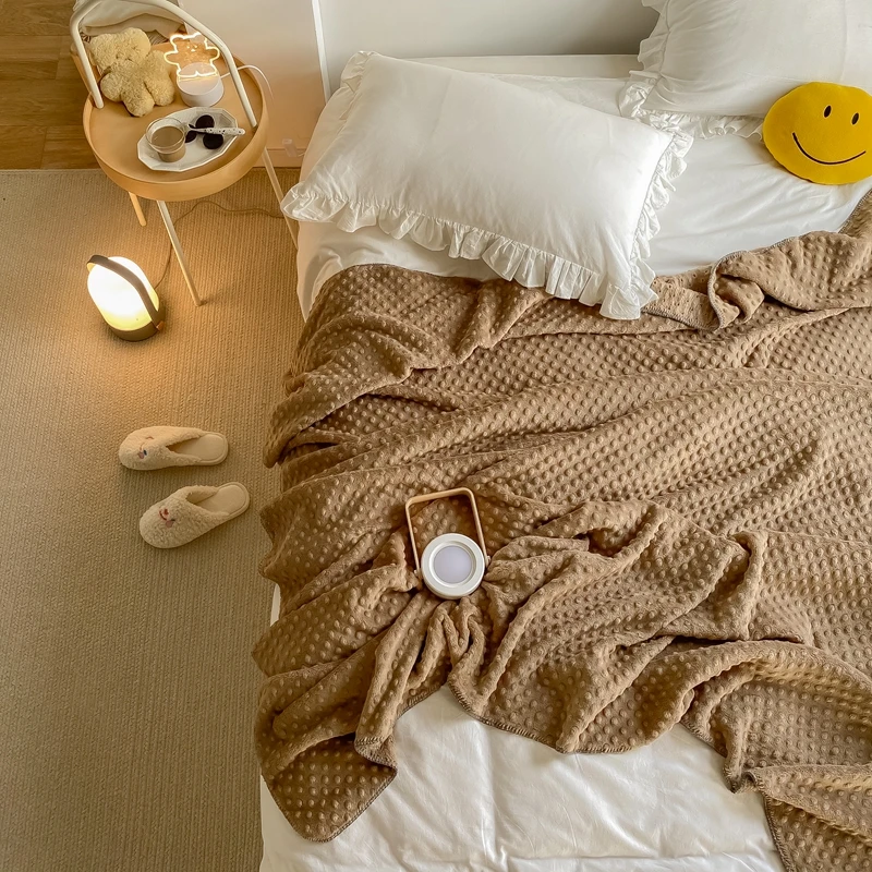 

Simple Class A Doudou Velvet Comfort Blanket Warm Coral Velvet Blanket Sofa Covering Legs Single and Double