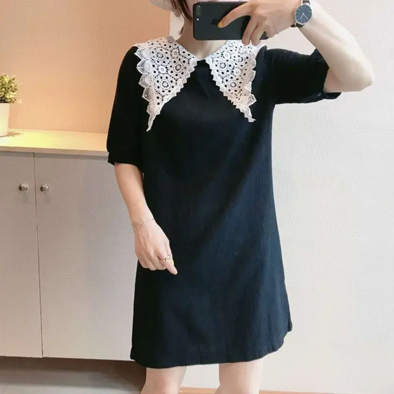 

Korean Women Hollow Floral Lace Fake Collar Detachable Buttons Large Pointed Lapel Half Shirt Blouse Dress Decorative Accessory