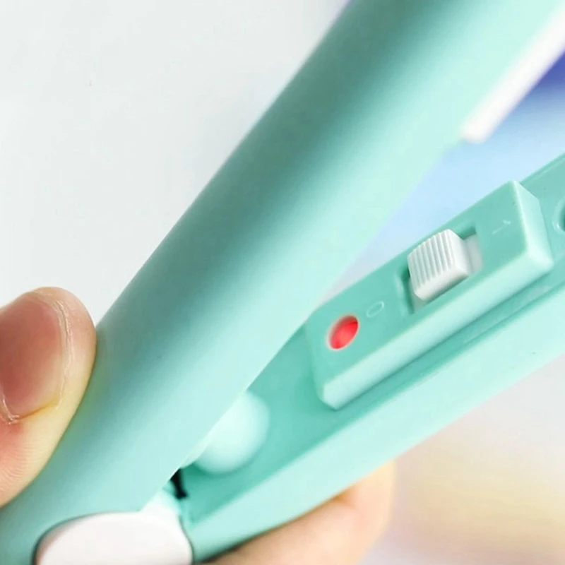 

Handheld Mini Electric Heat Sealing Machine Heat Sealer Capper Food Vacuum Sealer Bag Clips for Cookies Snack Sealing Machine