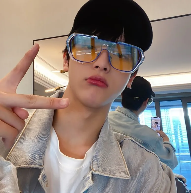 

New Fashion Large Frame Letters Sunglasses Brand Designer Square Sun Glasses Shades Female Sunglasses Women Men Hot