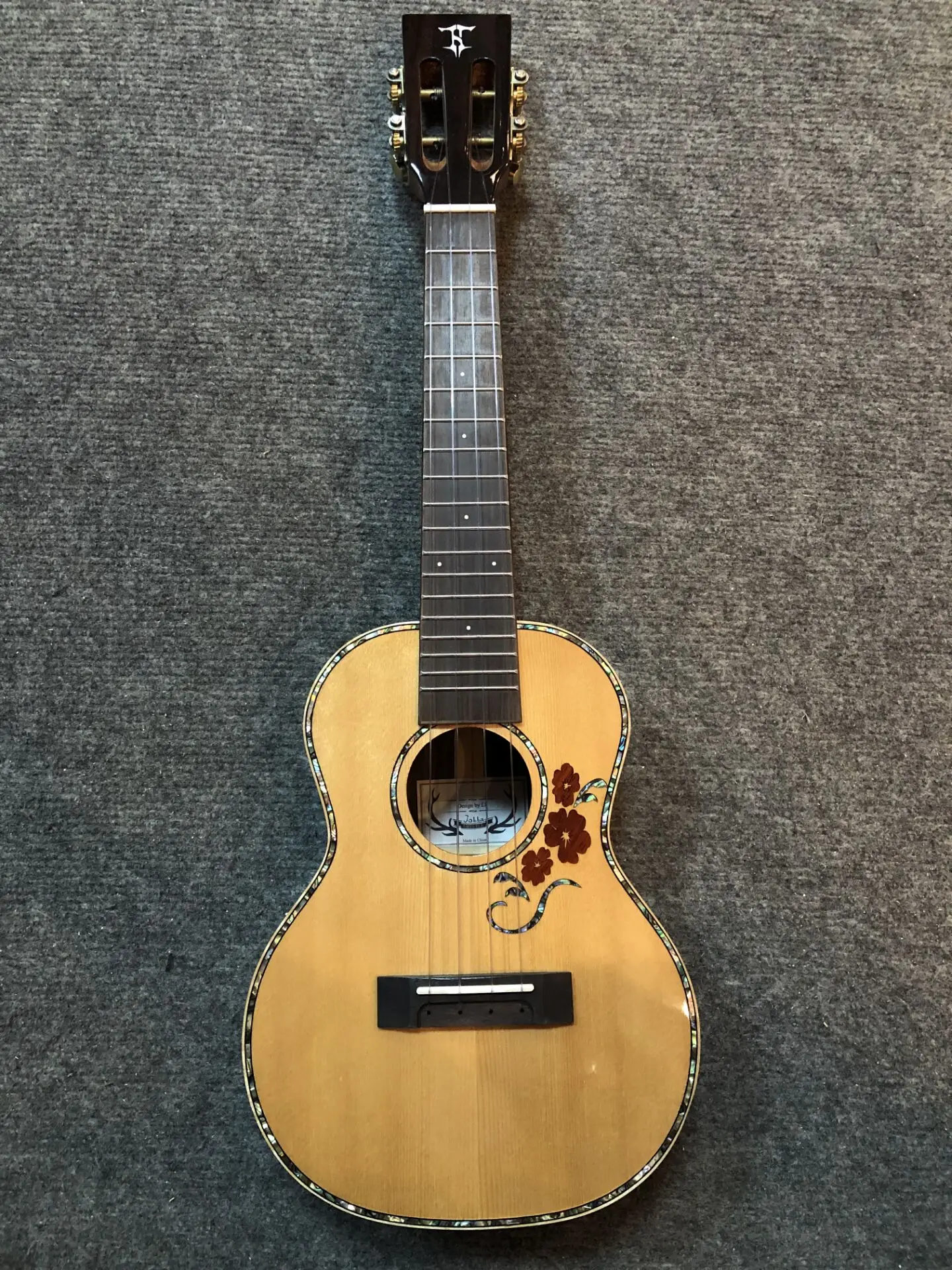 Гавайская гитара 23 дюймов/26 дюймов Ель из розового дерева полный один|Детали и