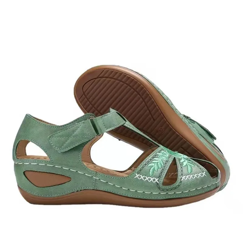 

New Slope Heel Women Sandals Floral Embroidery Round Women's Slippers Casual And Comfortable Outdoor Fashion Summer Shoes