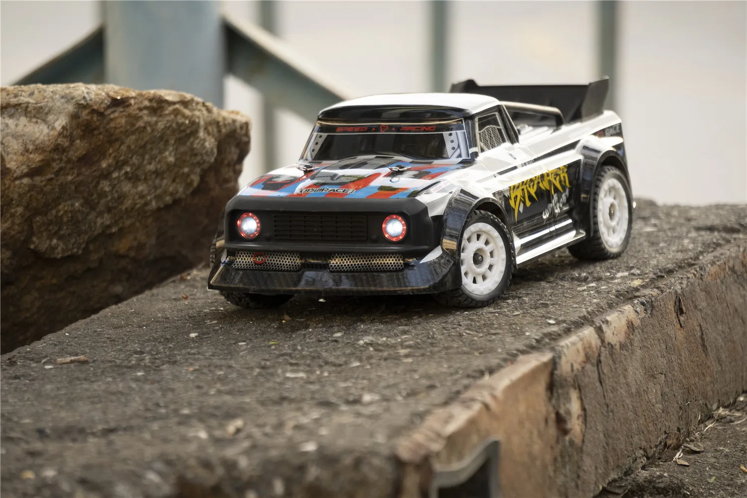 

SG 1603 / 1601 / 1604 1/16 2.4G 4WD RC Drift Car 30km/h High Speed LED Light Proportional Control Vehicles Racing Cars for Boys