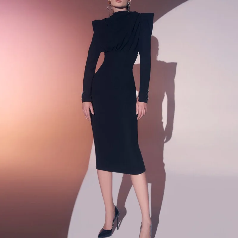 Женское бархатное платье-миди с открытой спиной и воротником-стойкой - купить по