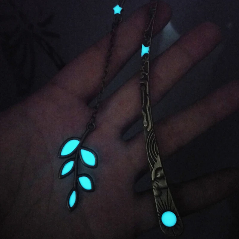 

3 Style Luminous Bookmarks For Books Leaves Crown Label Read Maker Book Mark Stationery A B C