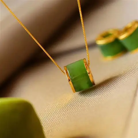 

Original Design Hetian Jade S925 Sterling Silver Needle as Right as Rain Lucky Beads Barrel Beads Big Brand Pendant Clavicle Ch