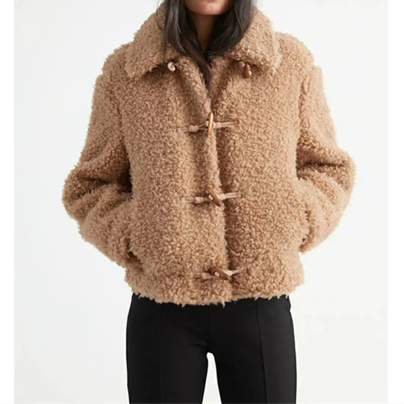 

2021 Winter Women Faux Lamb Fur Coat TurnDown Collar Ladies Horn Buckles Long Sleeve Jacket Female Outwear Top With Pockets