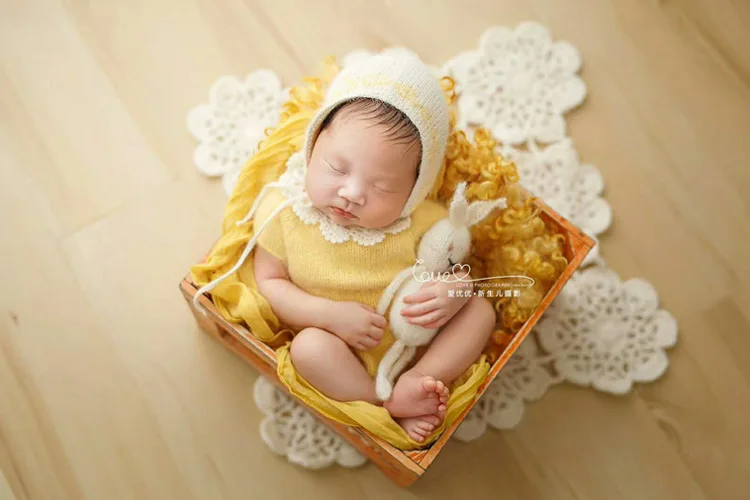 Newborn photography props orange basket hollow mesh retro wooden frame baby full moon shooting props two colors