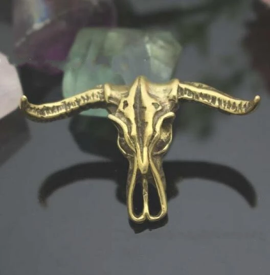 

Hand-made Pure Copper Carving Skeleton Cattle Head Cloth Buckle Retro DIY Wallet Buckle Hardware Bag Buckle Pendant Statue
