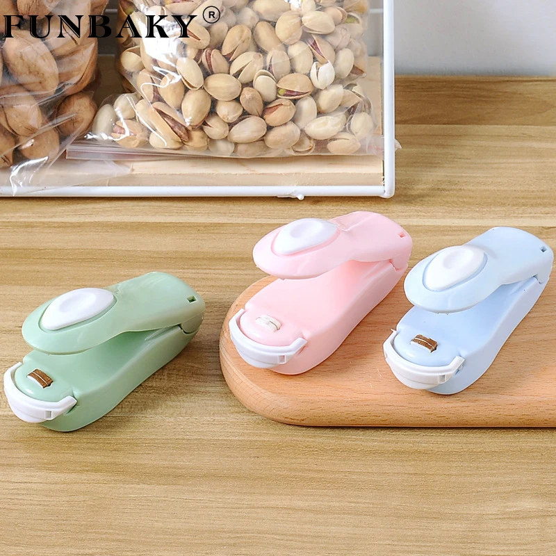 

FUNBAKY Portable Heat Sealer Plastic Bag Mini Sealing Machine Handy Sticker and Seals for Food Snack Kitchen Accessories