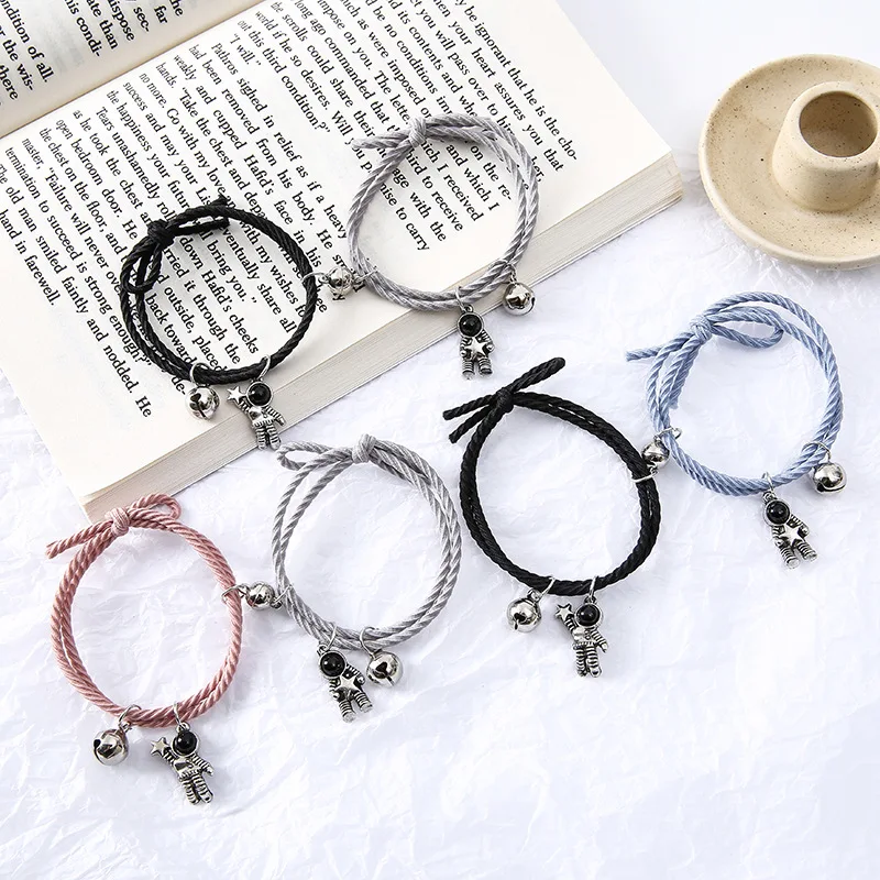 

Couple Bracelet Astronaut Small Rubber Band to Send Girlfriend Boyfriend Magnet Stone Bell Bracelet Knotted Head Rope uacr Arts