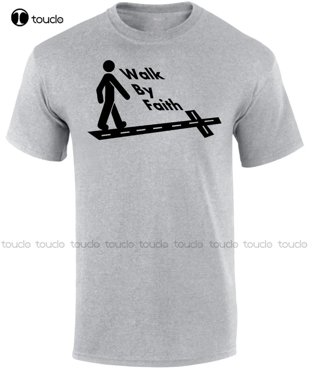 

Мужская футболка с надписью «Walk By Faith»