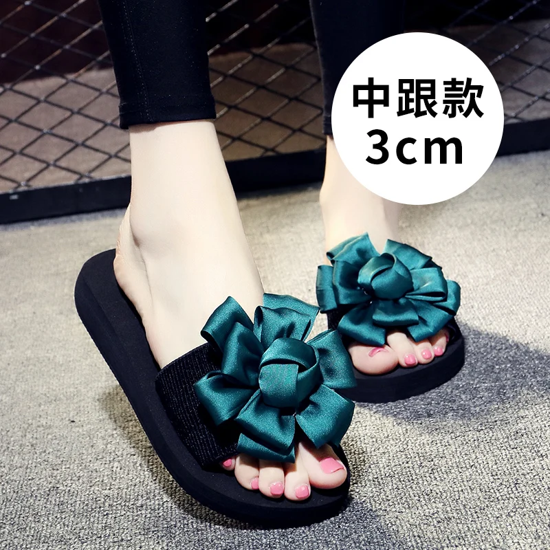 Сандалии женские с цветами пляжные шлепанцы Нескользящие на платформе летняя