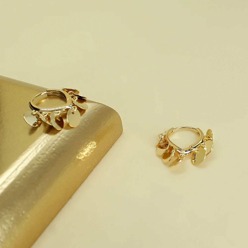 

Creative Trendy Elegant Sparkling Small Circular Sequins Tassel Heart Stud Earrings Suitable For Women Fashion Party Jewelry