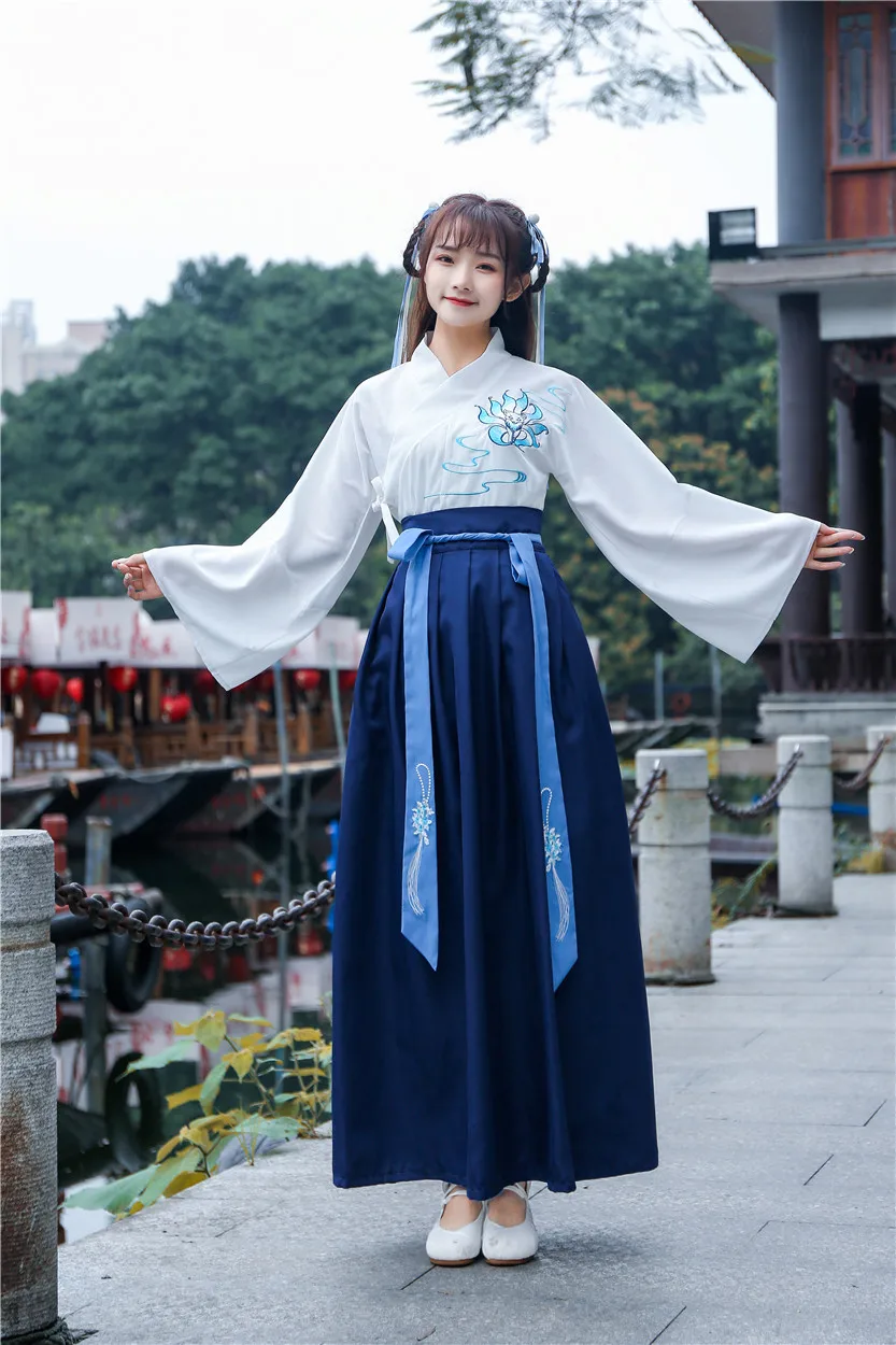 

2020 Woman Chinese Hanfu Ancient costume improved embroidered cross-neck Republic Embroidery Photography Party Wear Top Skirt