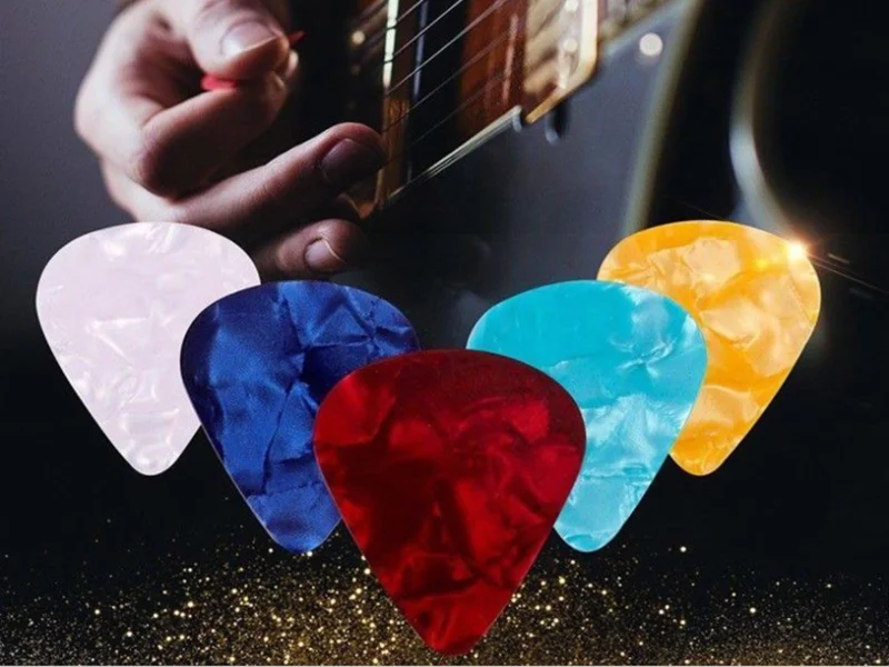 heißer 2019 neue 10 pcs akustische picks plektrum celluloid elektro glatte gitarre pick zubehör 046mm 071mm 096mm zufällige farbe fr