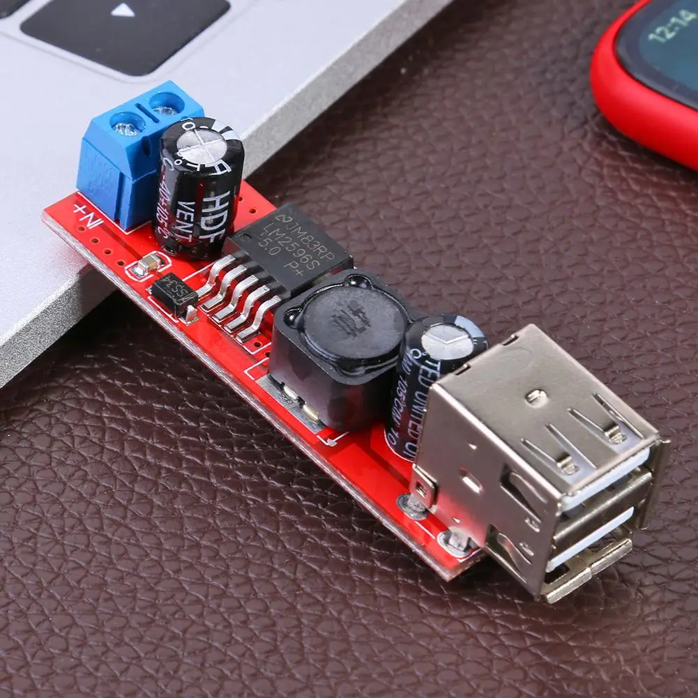 Автомобильное зарядное устройство с двумя USB портами 9 В/12 В/24 В/36 В до 5 в пост. Тока