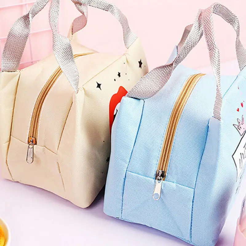 Сумка для ланча с милым рисовым мячом суши буквенным принтом изолированные