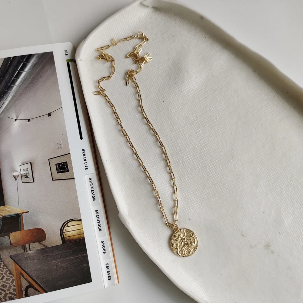 Популярное винтажное ожерелье с медальоном и золотой цепью серебряное круглым в