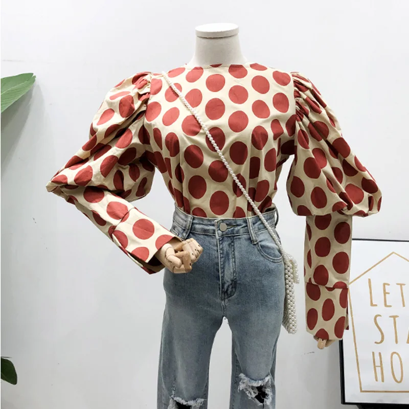 Женская блузка в горошек элегантная офисная с длинным рукавом и круглым вырезом