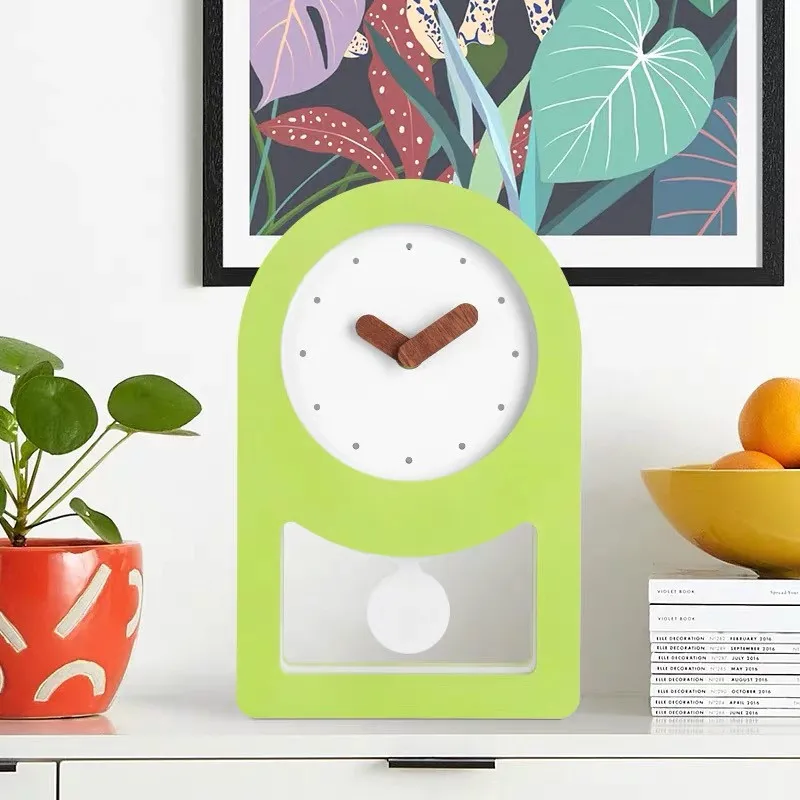 Маленькие настольные часы креативные тихие в скандинавском стиле для гостиной