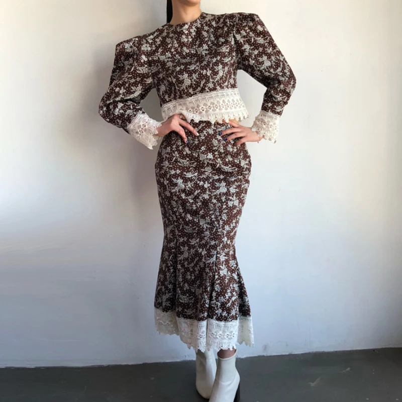 

Women Two Piece Set 2020 New Floral Printed Lace Patchwork Crop Tops + High Waist Skirt 2 Pieces Outfits Tracksuit Female