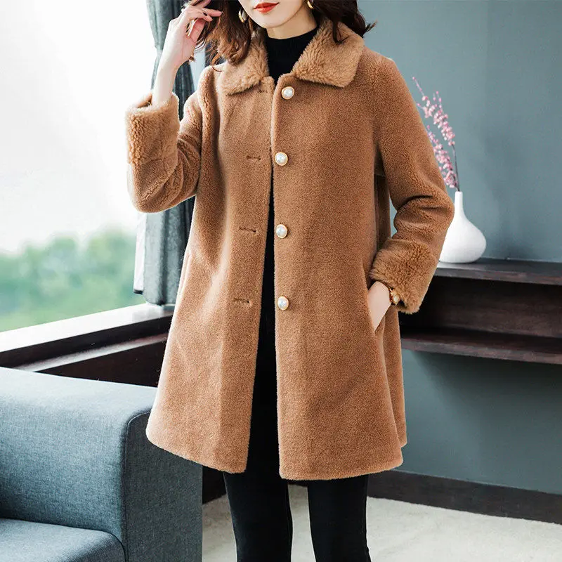 

2020 New Winter Middle Age Women Korean Real Fur Coat Female Vintage Sheep Shearling Warm Plush Double-faced Fur Overcoats H201