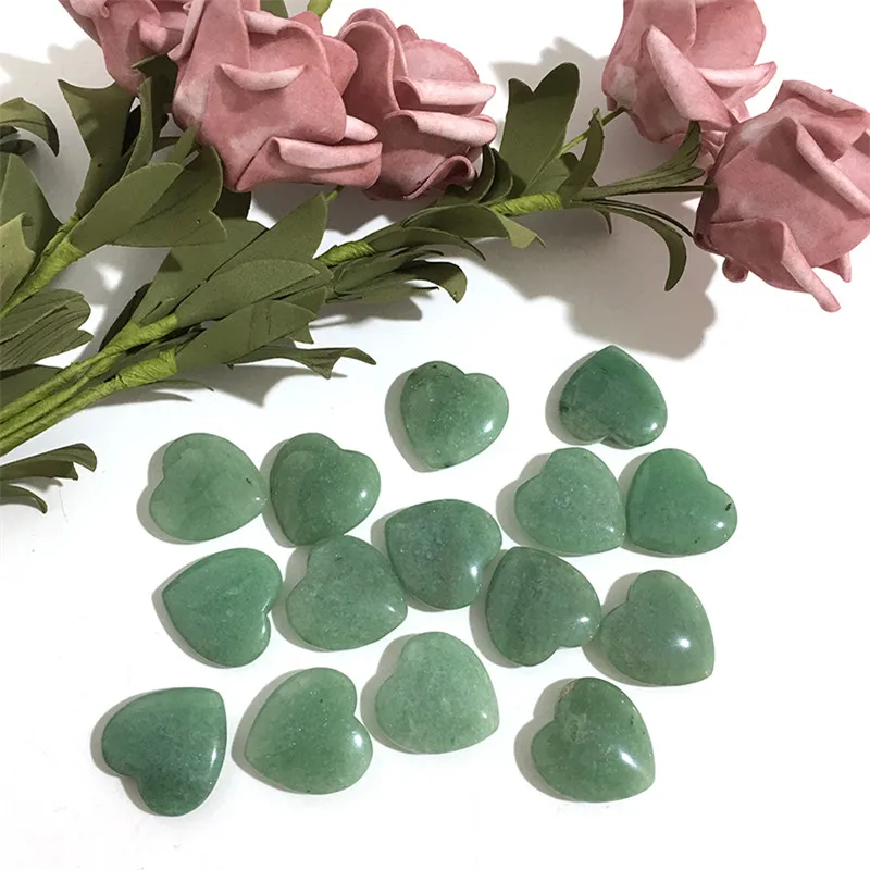 Натуральный кристалл в форме сердца зеленый авантюрин ладонь любовь лечебный